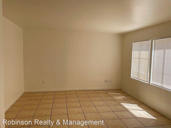 Building Photo - 1420 Putnam Ave