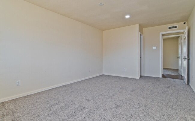 Building Photo - 502 Campfire Dr