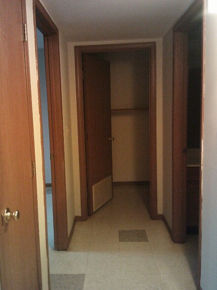 Building Photo - 400 Tella Jane Ln