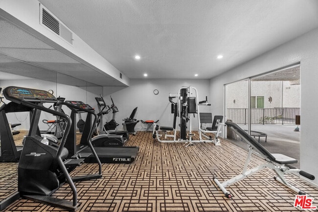 Building Photo - 1515 S Beverly Dr