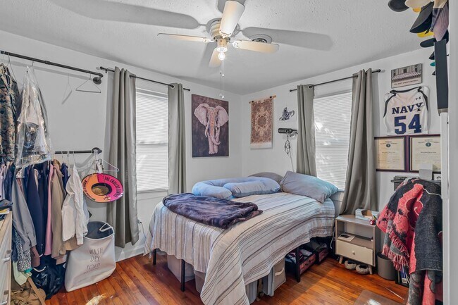 Building Photo - Charming 2-Bedroom Home with Modern Updates!