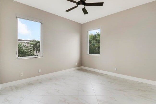 Building Photo - 5029 Grandiflora Rd