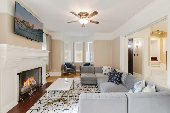 Building Photo - 58 Montebello Rd