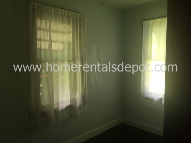 Building Photo - Cute 2/1 in the heart of St. Cloud, $1,450...