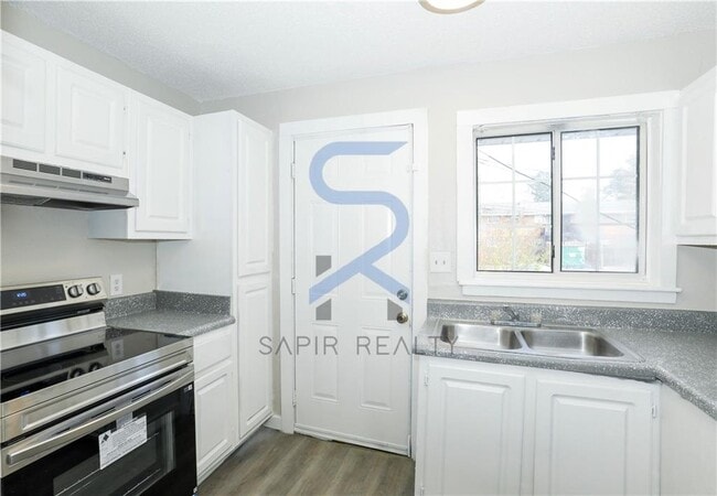 Building Photo - 2045 Alison Ct SW