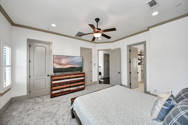 Building Photo - 1141 W 23rd St