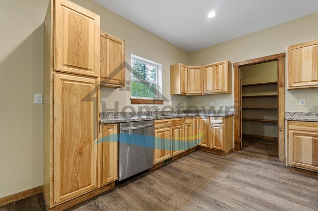 Building Photo - 4-Bedroom 2-Bathroom Home with Attached 2-Car Garage Available in Blanchard!