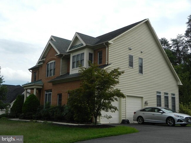 Building Photo - 9393 Weirich Rd