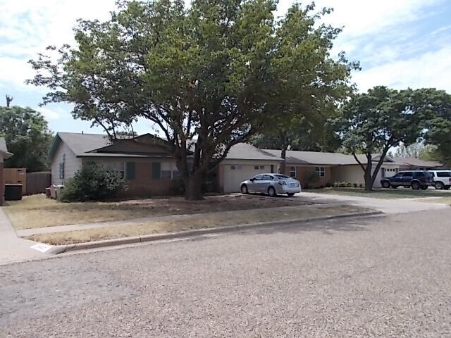 Building Photo - Great Centrally Located Property,Tech, Med...