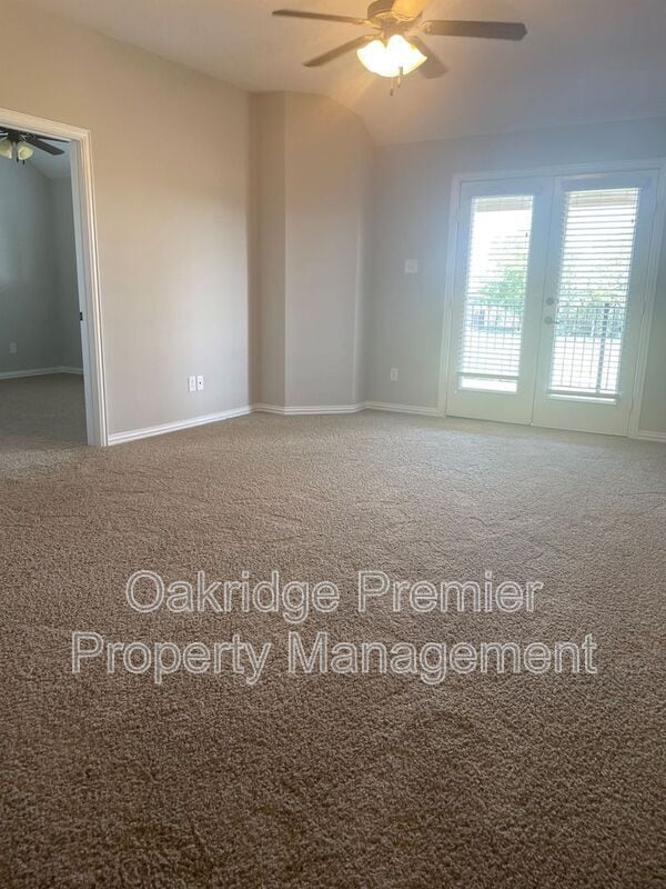 Building Photo - 811 Blue Quail Dr
