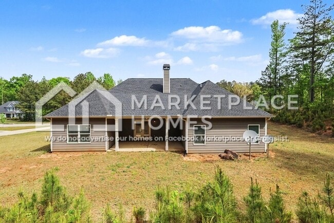 Building Photo - 90 Hawthorn Ln