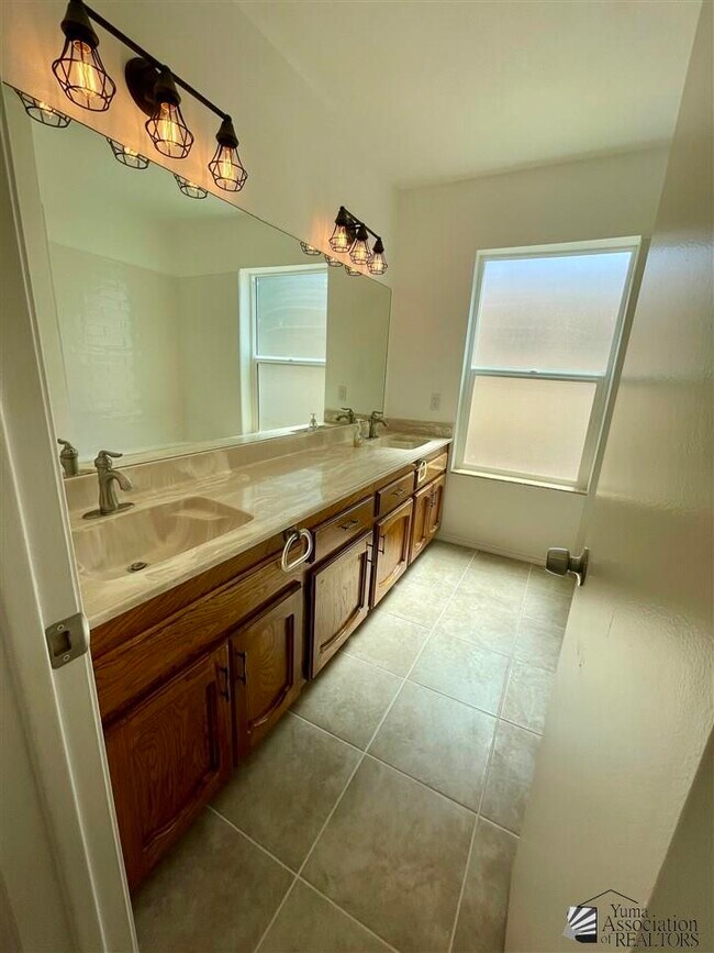 Building Photo - 12374 E Camino Loma Vista