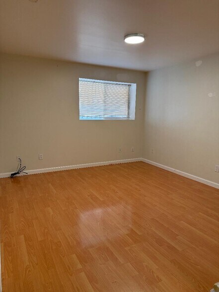 living room - 35 Lakewood Ave