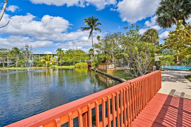 Building Photo - 777 SE 2nd Ave