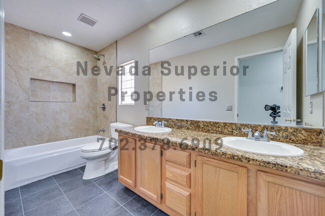 Building Photo - NW!!!  4 Bedrooms!!! Pool!! Spa!! Water Fa...
