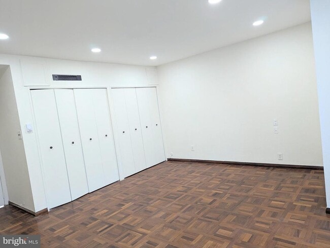 Building Photo - 1545 W Passyunk Ave