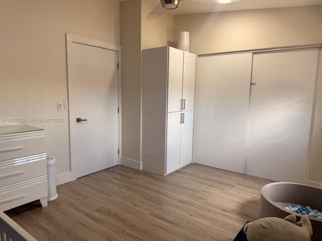 Building Photo - 6864 NW 166th Terrace