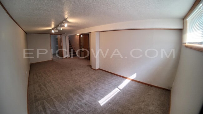 Building Photo - 5808 Underwood Ave SW