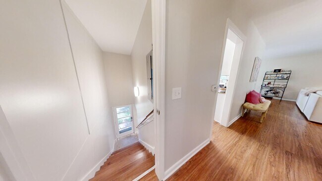 Building Photo - AVAILABLE NOW- SUBLEASE Short distance to Downtown Auburn--One of Kind Home on Sherwood Dr in Auburn
