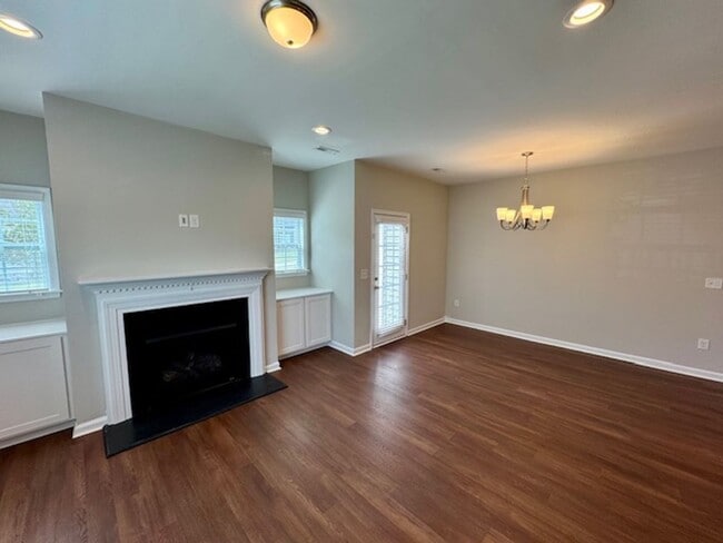 Building Photo - Heather Park Townhomes