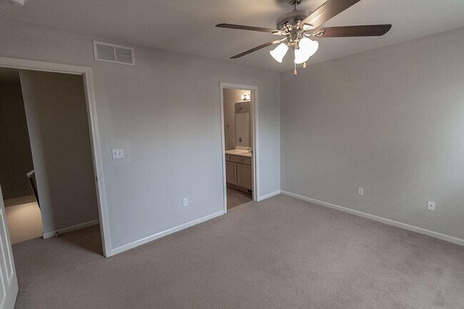 Building Photo - 4005 Snowy Owl Dr