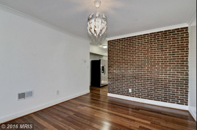 Building Photo - 1701 Montello Ave NE