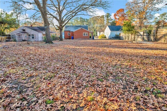 Building Photo - 809 Anarine Rd