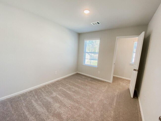 Building Photo - 16608 Aurora St