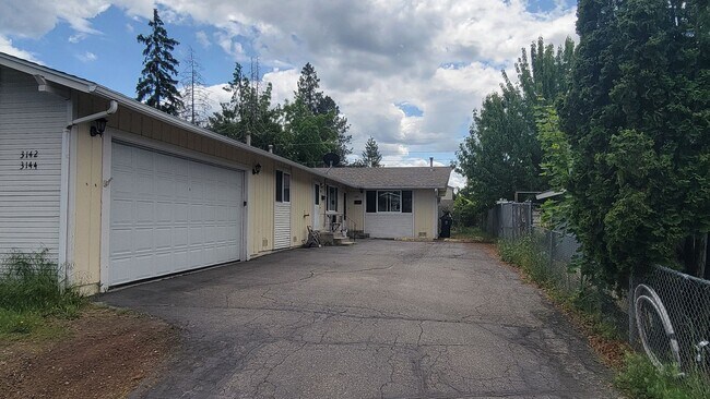 Primary Photo - 3142 E 31st Ave
