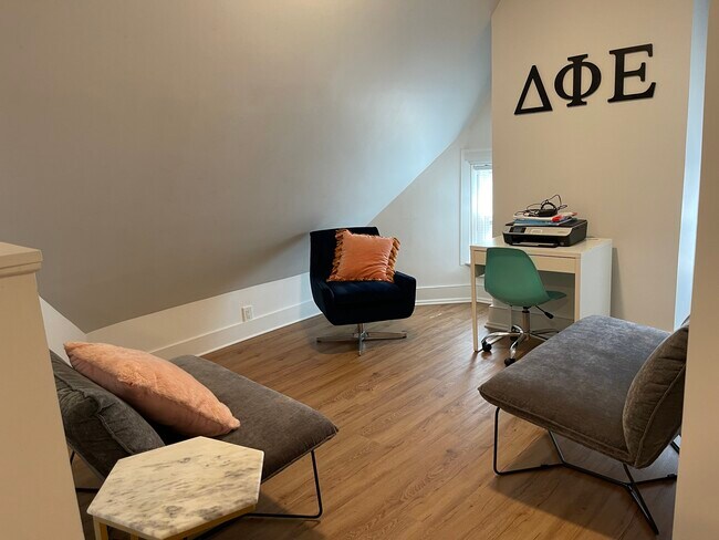 Building Photo - 53 Main St