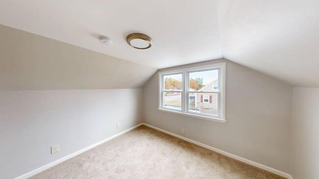 Building Photo - 97 Linton St