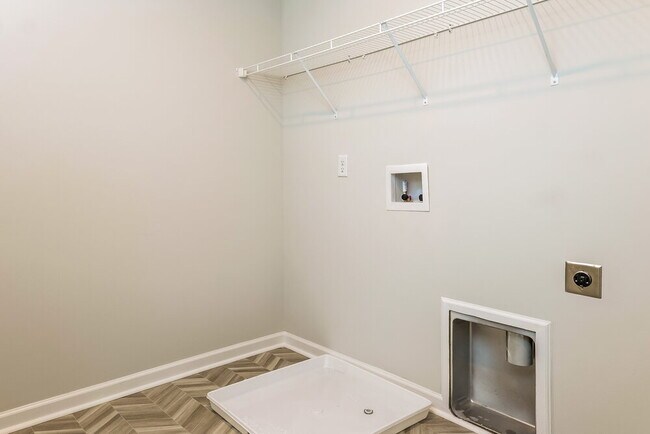 Building Photo - 621 Samuel Lee Ln