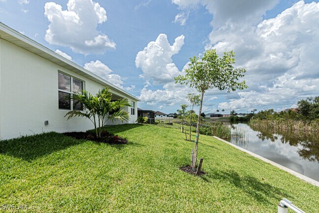 Building Photo - 420 NW 18th Pl