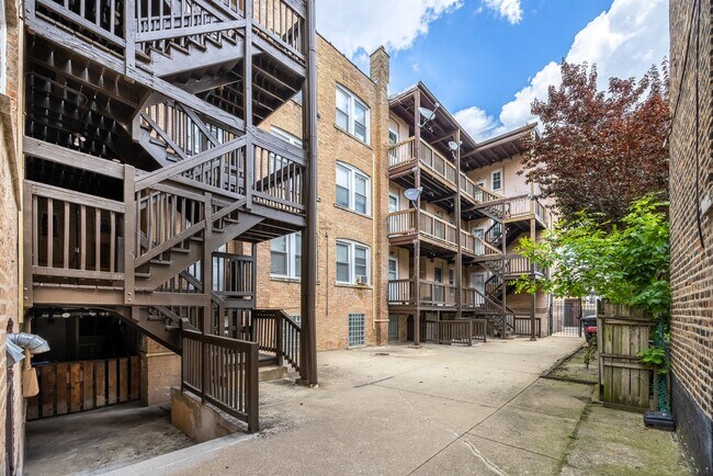 Building Photo - 5041 W 18th St