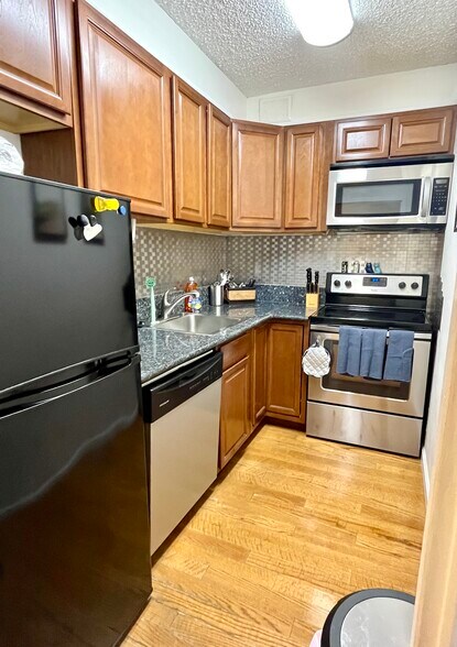 Building Photo - 1520 Senate St