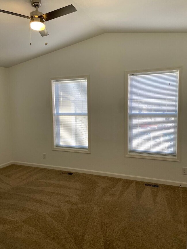 Building Photo - 509 East Kiowa-102