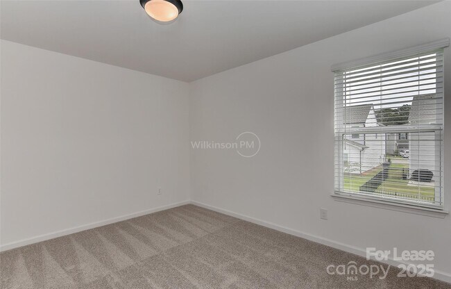 Building Photo - 561 Scotch Meadows Loop