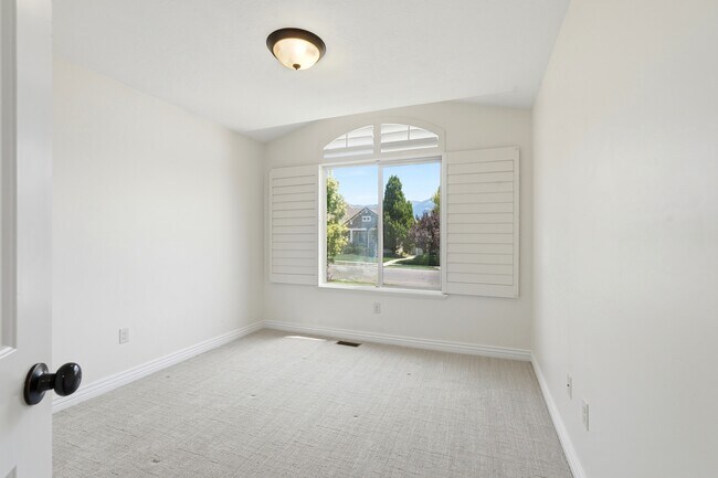 Building Photo - 3087 N 1075 W