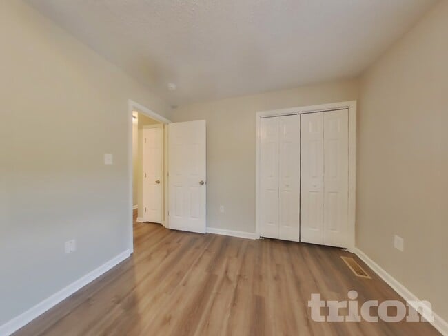 Building Photo - 1350 Redwood Cir