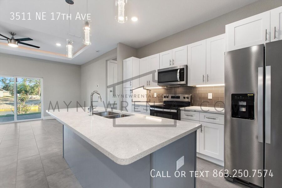 Building Photo - 3511 NE 17th Ave