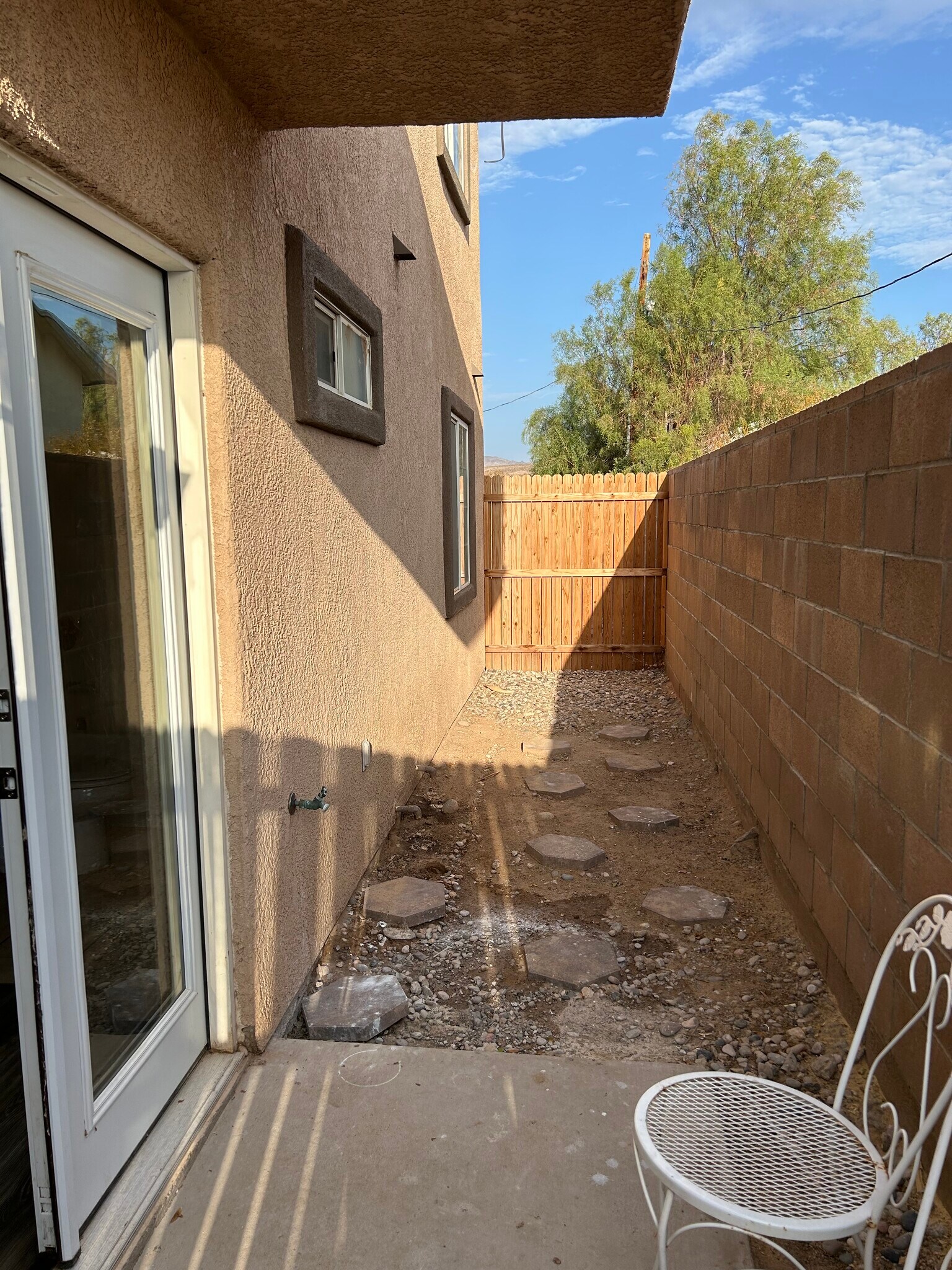 Fenced backyard small patio - 2117 Clearwater Dr