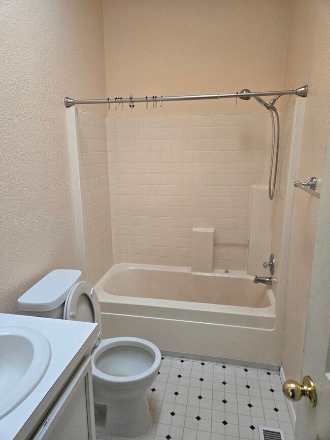 Building Photo - STATUS: PENDING APPLICATION- R10B | $1995 ...