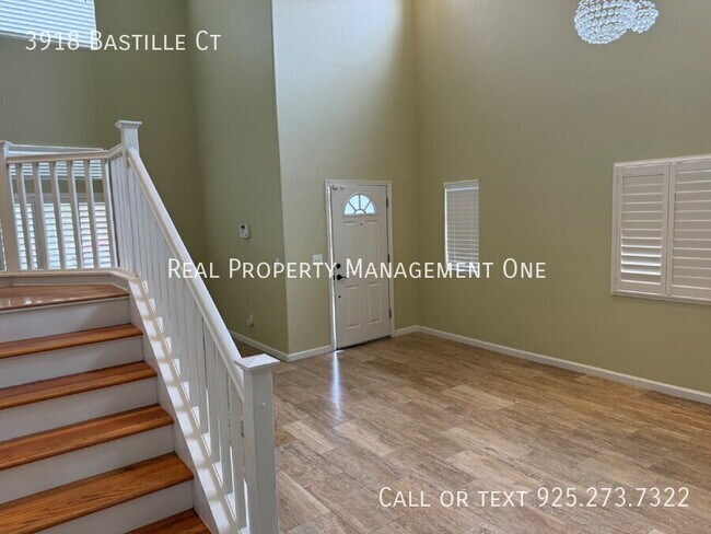Building Photo - 3918 Bastille Ct