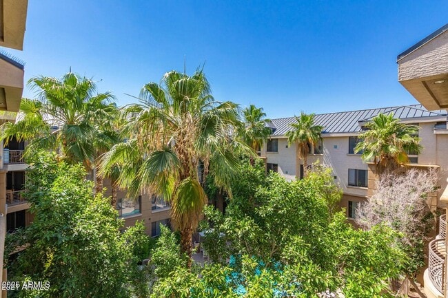 Building Photo - 1701 E Colter St