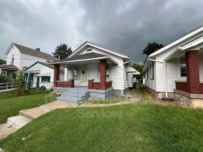 Primary Photo - 306 Hudson Ave