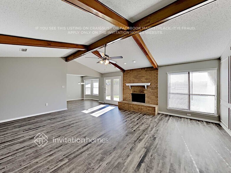 Building Photo - 4902 Green Hollow Dr