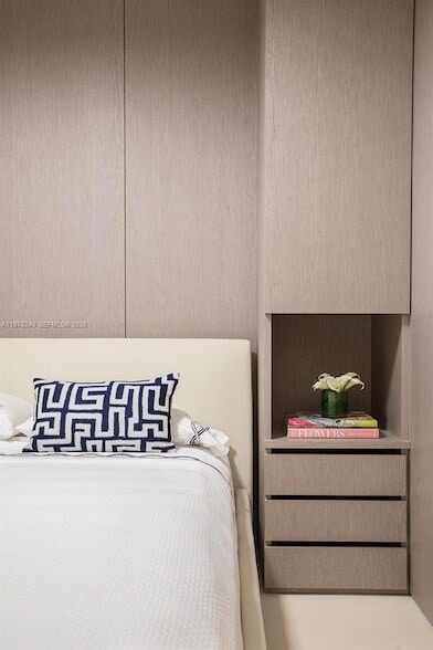 Building Photo - 10201 Collins Ave