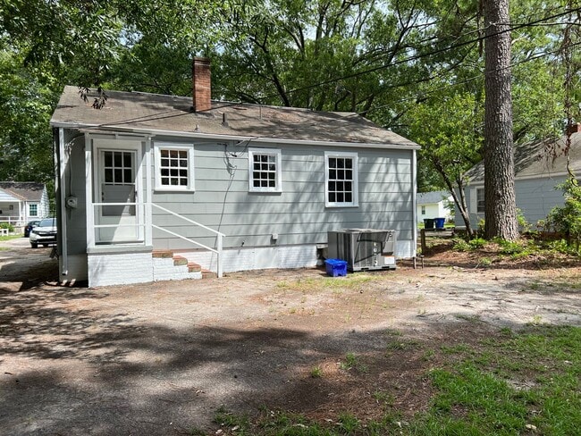 Building Photo - 517 Williams St