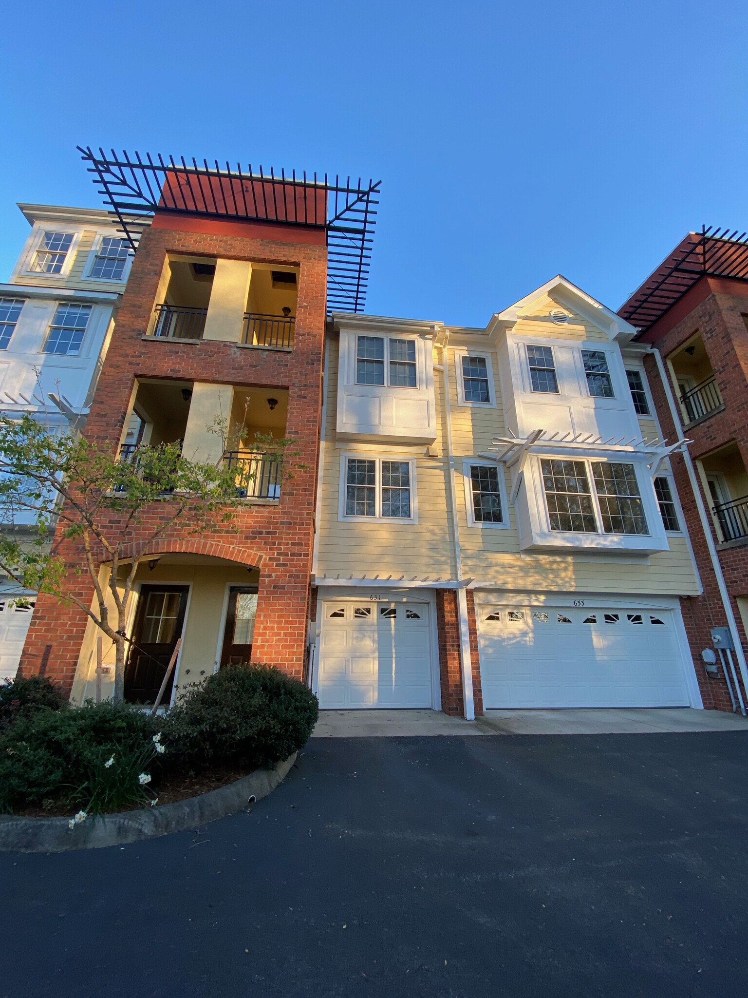 Western Facing Balcony - 631 Boone Trl