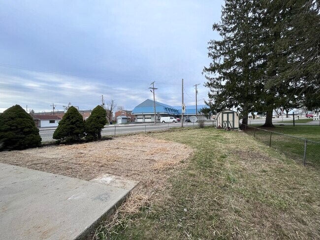 Back Yard - 729 3rd St